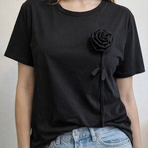 SHEIN Black Rose Accent Short Sleeve Tee